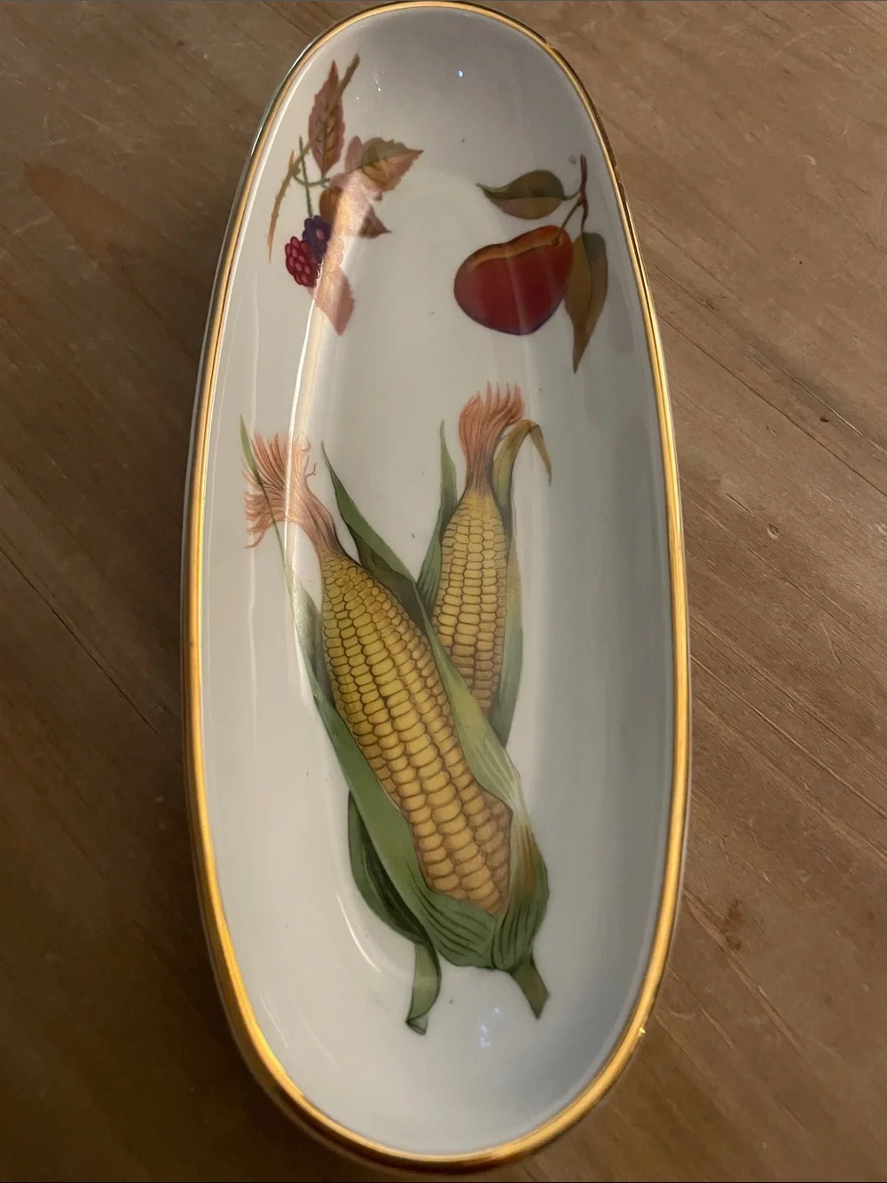 Royal Worcester Evesham  Vegetable-Printed Serving Dish in White and Yellow